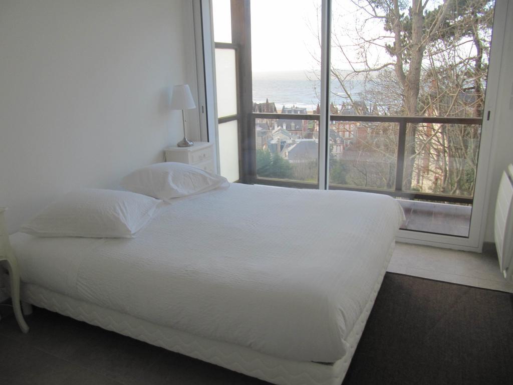 Apartamento La Regina Trouville-sur-Mer Habitación foto